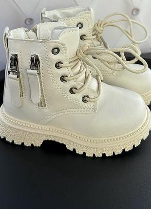 Шкіряні зимові черевики на дівчинку