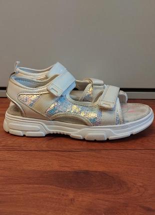 Босоножки на девочку