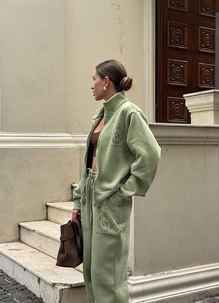 Костюм жіночий