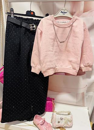 Круто комплектом світшот в стрази та штани