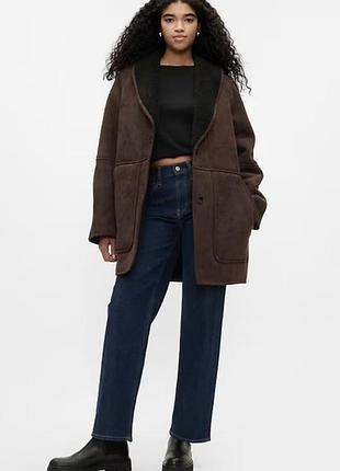 Теплая удлиненная дублёнка актуального цвета isle