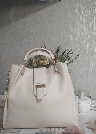 Вмістка жіноча сумка бежевого / молочного / пудрового кольору