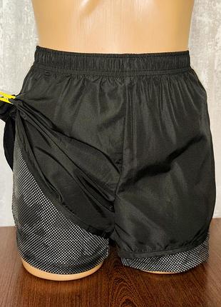 Спортивные шорты с треками м