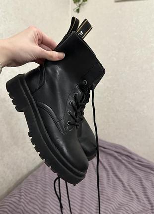 Черевики зі штучної шкіри