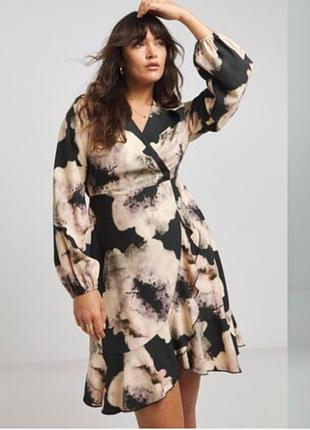 Платье в цветочный принт