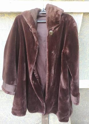 Шуба трапеция с капюшоном