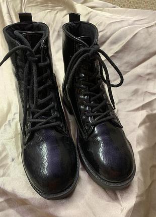 Ботинки лаковые женские 37