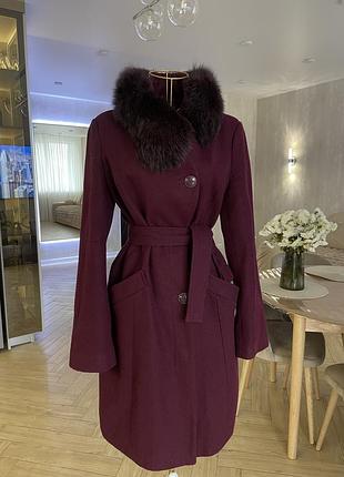 Стильне сучасне трендове шерстяне пальто