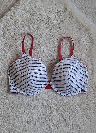 Бюстгальтер на шикарний бюст