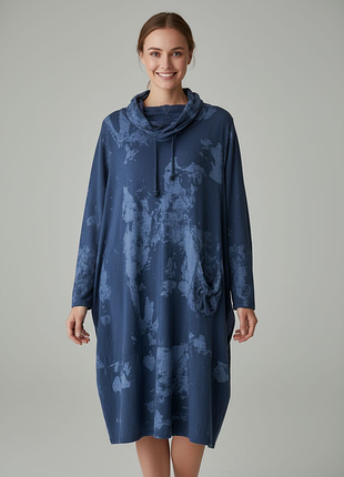 Итальянское трикотажное платье миди в принт свободного кроя