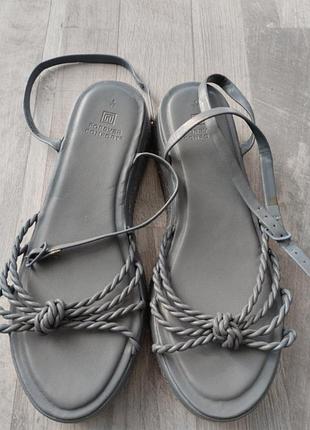 Босоножки женские