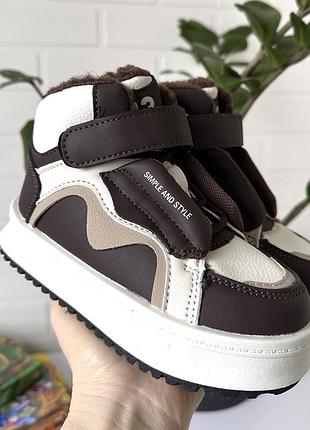 Зимові черевички дівчаткам стильні та теплі