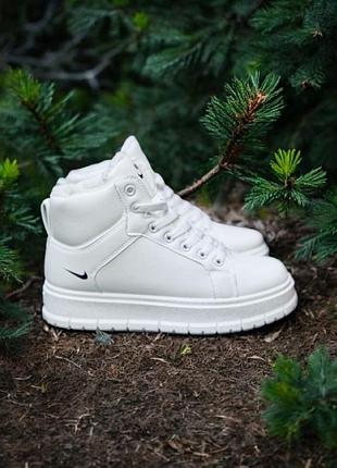 Жіночі зимові кросівки nike air white/жіночі зимові білі черевики найк