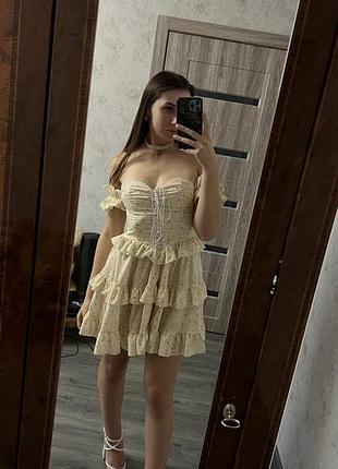 Сукня у кольорі масло розмір s