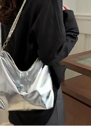 Стильна жіноча в містка  сумочка