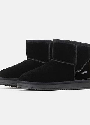 Ugg mini black