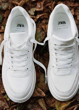 Жіночі білі кеди