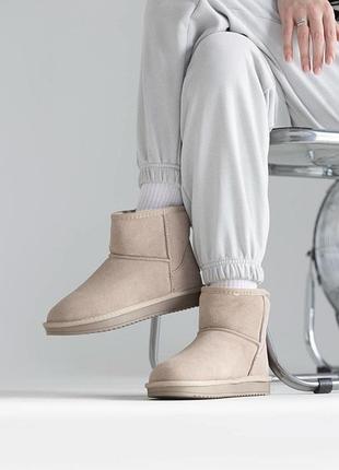 Ugg mini уггі