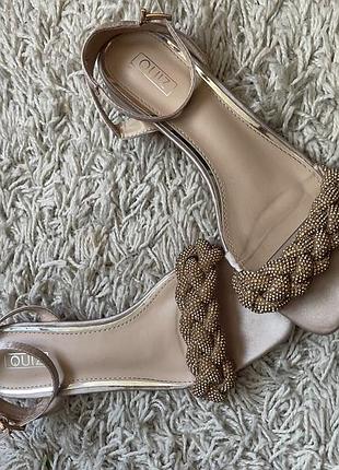 Босоніжки з косичкою в стрази бежеві