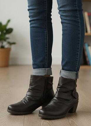 Жіночі черевики,демісезонні недорогі ботинки rieker,німеччина,р.39