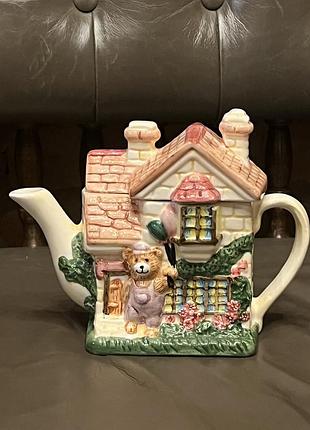 Чайник-домик с мишкой
