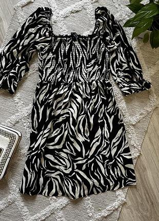 Легка сукня