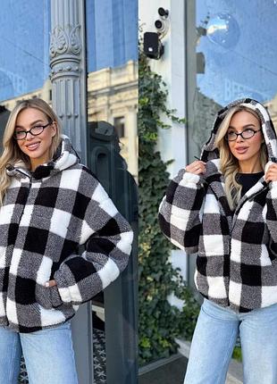 Хутряна жиноча куртка Жіноча куртка з капюшоном