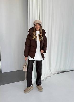 Зимняя короткая куртка на пуховую пуховик со съемным капюшоном