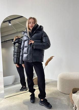 Зимняя короткая куртка пуховик со съемным капюшоном