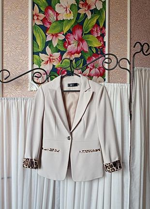 Красивий комбінований піджак з лео вставками toucino.