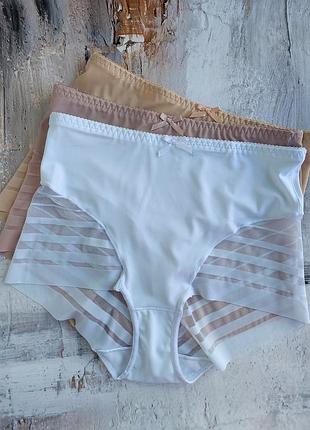 Корегуючі безшовні трусики.