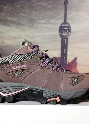 Нові жіночі полегшені трекінгові кросівки clorts 3d011b на мембрані, розмір 38, довжина устілки 24 см