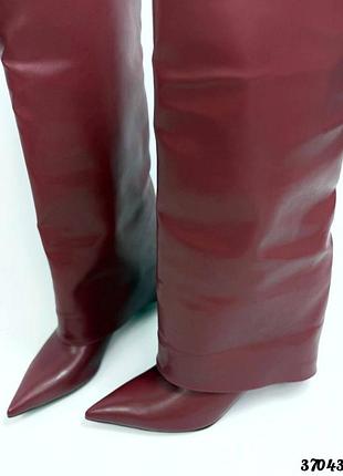 Жіночі стильні чоботи