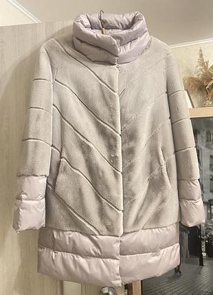 Комбінована жіноча шуба, єврозима,без дефектів, стан гарний, на розмір м краще сяде,на застібках , кармани на магнітах, не линяє!