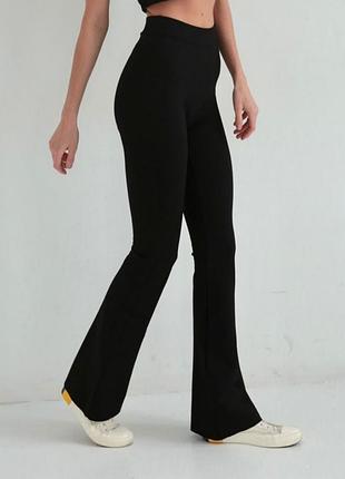 Штани жіночі трикотажні кльош з утеплювачем чорні