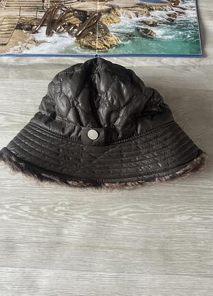 Теплая стеганная шапка панамка с мехом