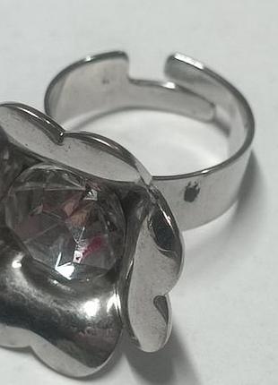 Кольцо бижутерия "цветок".