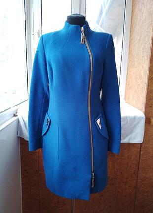 Брендовое вискозное демисезонное пальто