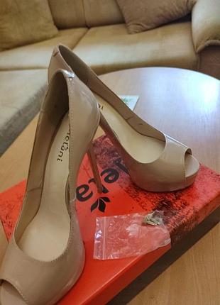 Новые выходные женские кожаные лакированные туфли на высоком каблуке, заколка 13 см.