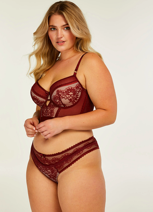 Комплект большого размера от hunkemoller, бюст 95в, трусики 3хл