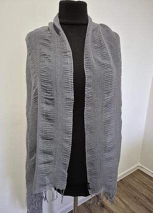Серый жатый шарф от ovs