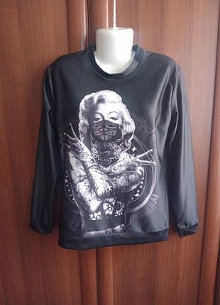 Свитшот с рисунком.