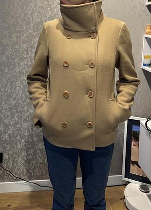 Пальто бежевий
