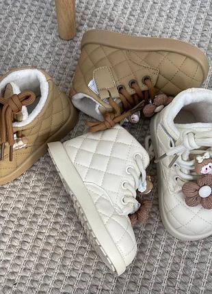 Осінні черевики на дівчинку