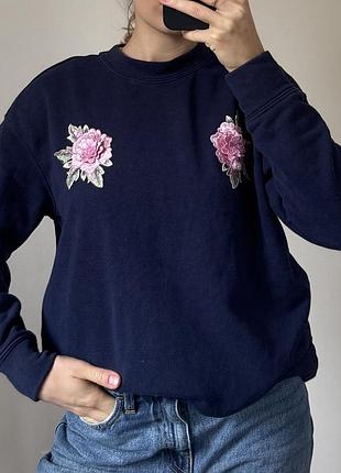 Жіночий синій світшот h&m з аплікацією. жіноча синя кофта