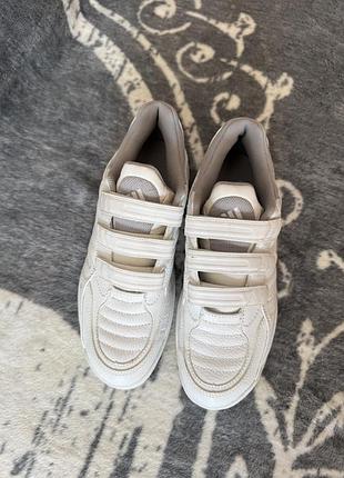 Жіночі білі кросівки adidas 38 розмір довжина устілки 24см