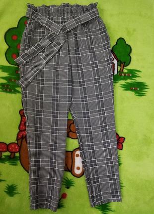 Брюки классические в клетку на резинке.