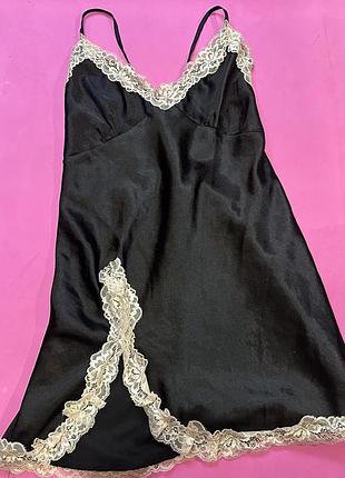 Чорна нічна сорочка