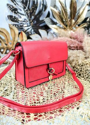 Яркая сумочка клатч / красная
