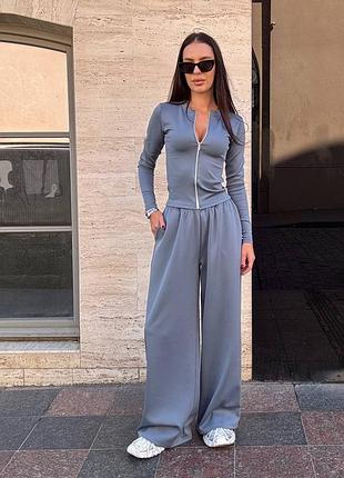 Костюм с рашгардом и штанами палаццо